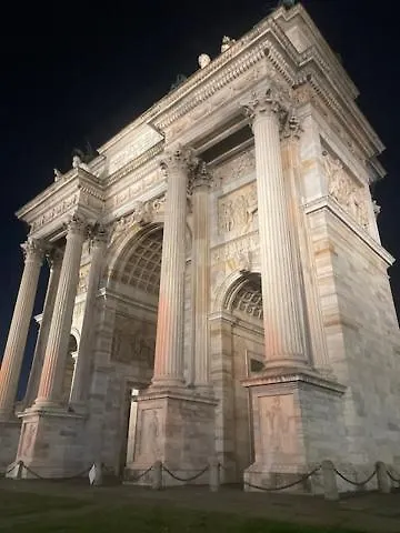 Suite Arco Della Pace contacts
